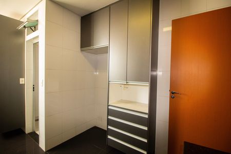 Apartamento para alugar com 160m², 3 quartos e 3 vagas Apartamento para alugar com 160m², 3 quartos e 3 vagasCozinha