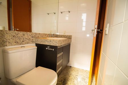 Apartamento para alugar com 160m², 3 quartos e 3 vagas Apartamento para alugar com 160m², 3 quartos e 3 vagasBanheiro da Suite