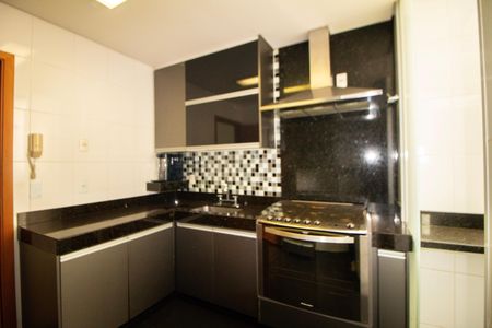 Apartamento para alugar com 160m², 3 quartos e 3 vagas Apartamento para alugar com 160m², 3 quartos e 3 vagasCozinha