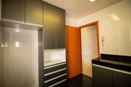 Apartamento para alugar com 160m², 3 quartos e 3 vagas Apartamento para alugar com 160m², 3 quartos e 3 vagasCozinha