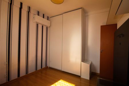 Apartamento para alugar com 160m², 3 quartos e 3 vagas Apartamento para alugar com 160m², 3 quartos e 3 vagasQuarto 02