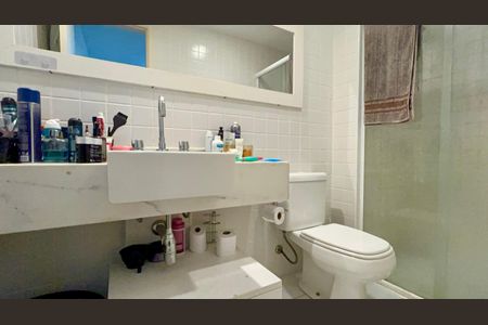 Apartamento para alugar com 60m², 2 quartos e 1 vaga Apartamento para alugar com 60m², 2 quartos e 1 vagaBanheiro da Suíte