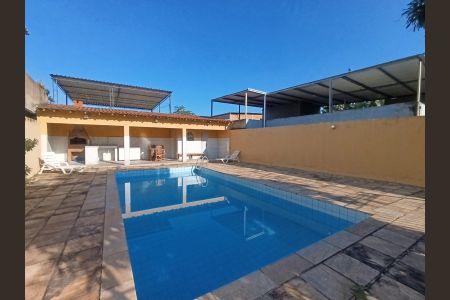Casa para alugar com 200m², 2 quartos e 4 vagas Casa para alugar com 200m², 2 quartos e 4 vagasPiscina