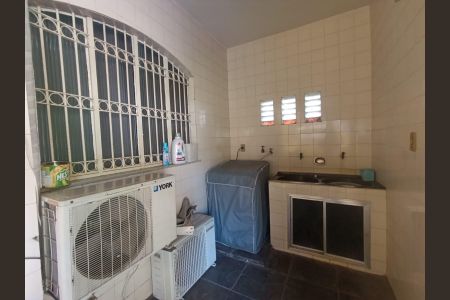 Área de Serviço de casa para alugar com 2 quartos, 200m² em Heliópolis, Belford Roxo