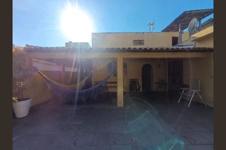 Casa para alugar com 200m², 2 quartos e 4 vagas Casa para alugar com 200m², 2 quartos e 4 vagasQuintal