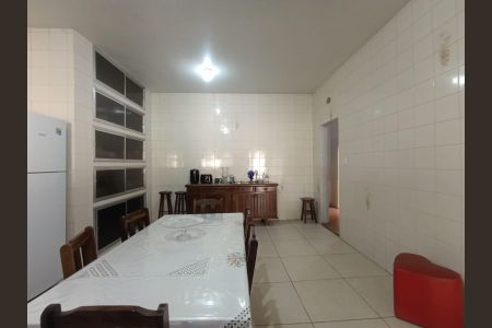 Casa para alugar com 200m², 2 quartos e 4 vagas Casa para alugar com 200m², 2 quartos e 4 vagasCozinha