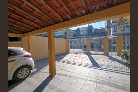Casa para alugar com 200m², 2 quartos e 4 vagas Casa para alugar com 200m², 2 quartos e 4 vagasGaragem