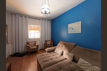 Casa para alugar com 200m², 2 quartos e 4 vagas Casa para alugar com 200m², 2 quartos e 4 vagasSala