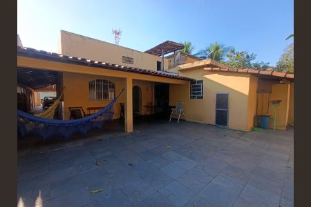 Casa para alugar com 200m², 2 quartos e 4 vagas Casa para alugar com 200m², 2 quartos e 4 vagasQuintal