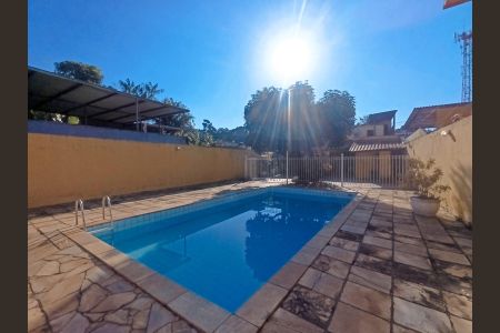 Casa para alugar com 200m², 2 quartos e 4 vagas Casa para alugar com 200m², 2 quartos e 4 vagasPiscina