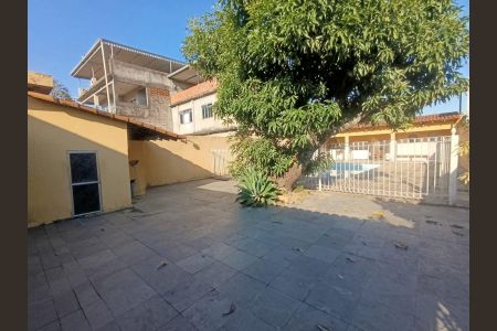 Casa para alugar com 200m², 2 quartos e 4 vagas Casa para alugar com 200m², 2 quartos e 4 vagasQuintal