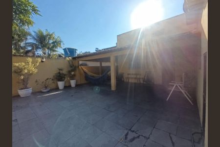 Casa para alugar com 200m², 2 quartos e 4 vagas Casa para alugar com 200m², 2 quartos e 4 vagasQuintal