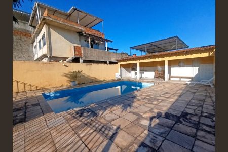 Casa para alugar com 200m², 2 quartos e 4 vagas Casa para alugar com 200m², 2 quartos e 4 vagasPiscina