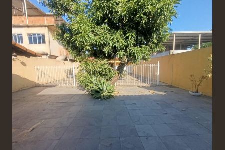Casa para alugar com 200m², 2 quartos e 4 vagas Casa para alugar com 200m², 2 quartos e 4 vagasQuintal