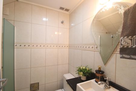 Casa de condomínio à venda com 200m², 3 quartos e 2 vagasBanheiro social