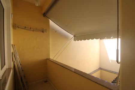 Casa de condomínio à venda com 200m², 3 quartos e 2 vagasVaranda