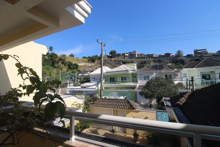 Casa de condomínio à venda com 200m², 3 quartos e 2 vagasSuíte 2 - Varanda
