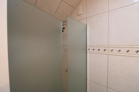 Casa de condomínio à venda com 200m², 3 quartos e 2 vagasBanheiro social