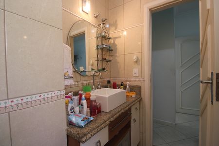 Casa de condomínio à venda com 200m², 3 quartos e 2 vagasBanheiro da suíte 2