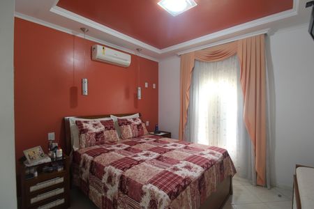 Casa de condomínio à venda com 200m², 3 quartos e 2 vagasSuíte 1