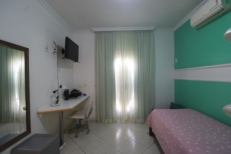 Casa de condomínio à venda com 200m², 3 quartos e 2 vagasSuíte 2