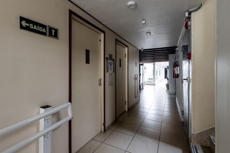 Apartamento para alugar com 97m², 3 quartos e 1 vaga Apartamento para alugar com 97m², 3 quartos e 1 vagaHall do Elevador