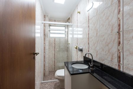 Apartamento para alugar com 97m², 3 quartos e 1 vaga Apartamento para alugar com 97m², 3 quartos e 1 vagaBanheiro do Corredor