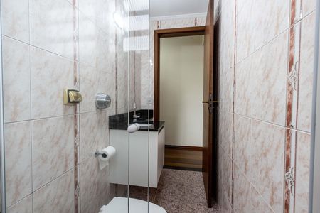 Apartamento para alugar com 97m², 3 quartos e 1 vaga Apartamento para alugar com 97m², 3 quartos e 1 vagaBanheiro do Corredor