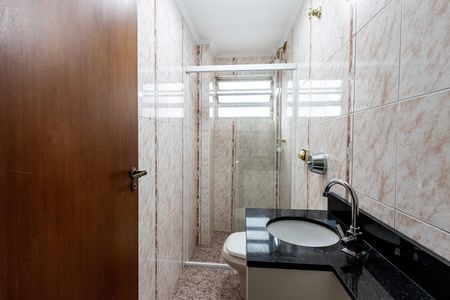 Apartamento para alugar com 97m², 3 quartos e 1 vaga Apartamento para alugar com 97m², 3 quartos e 1 vagaBanheiro do Corredor