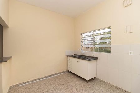 Cozinha de casa para alugar com 1 quarto, 40m² em Vila Sabrina, São Paulo