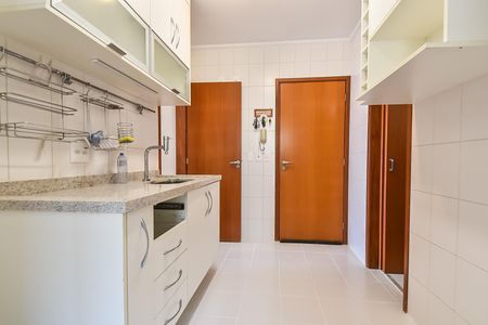 Apartamento para alugar com 91m², 4 quartos e 2 vagas Apartamento para alugar com 91m², 4 quartos e 2 vagasCozinha