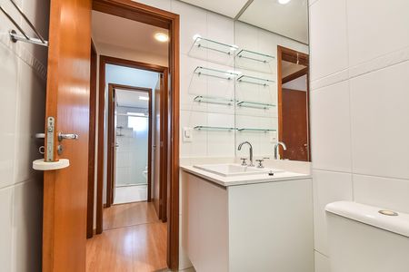 Apartamento para alugar com 91m², 4 quartos e 2 vagas Apartamento para alugar com 91m², 4 quartos e 2 vagasBanheiro social