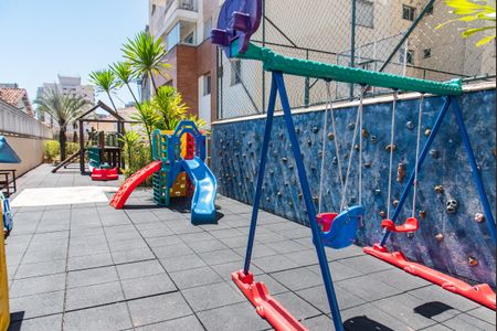 Apartamento para alugar com 91m², 4 quartos e 2 vagas Apartamento para alugar com 91m², 4 quartos e 2 vagasÁrea comum - Playground