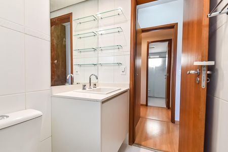 Apartamento para alugar com 91m², 4 quartos e 2 vagas Apartamento para alugar com 91m², 4 quartos e 2 vagasBanheiro da suíte