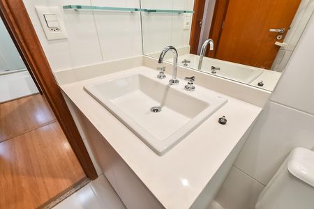 Apartamento para alugar com 91m², 4 quartos e 2 vagas Apartamento para alugar com 91m², 4 quartos e 2 vagasBanheiro social