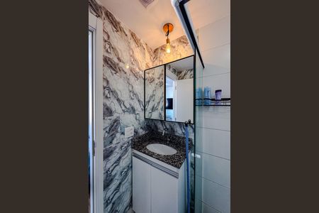 Banheiro de kitnet/studio para alugar com 1 quarto, 19m² em Brás, São Paulo
