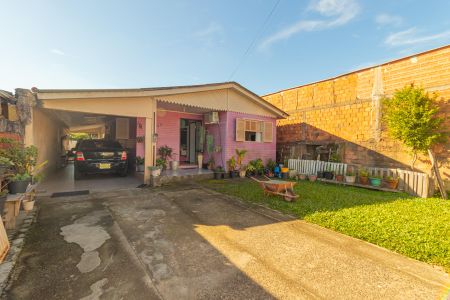 Casa à venda com 140m², 3 quartos e 4 vagasJardim/garagem