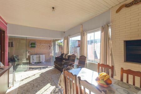 Casa à venda com 140m², 3 quartos e 4 vagasVaranda