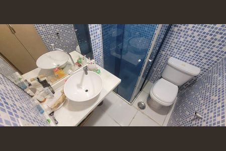 Banheiro de apartamento à venda com 2 quartos, 52m² em Jardim Regina, São Paulo
