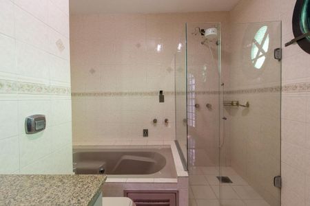 Casa para alugar com 200m², 3 quartos e 1 vagaBanheiro da Suíte