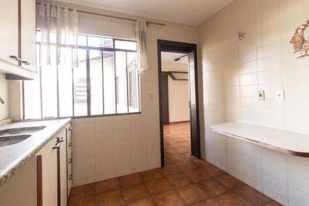 Casa para alugar com 200m², 3 quartos e 1 vagaCozinha - Armários