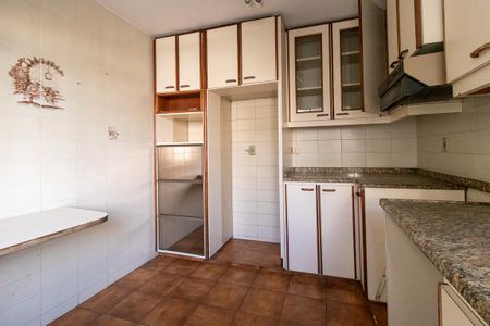 Casa para alugar com 200m², 3 quartos e 1 vagaCozinha - Armários