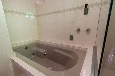 Casa para alugar com 200m², 3 quartos e 1 vagaBanheiro da Suíte