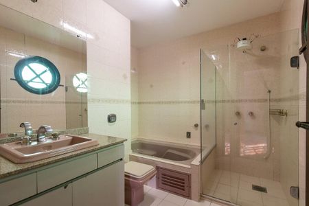 Casa para alugar com 200m², 3 quartos e 1 vagaBanheiro da Suíte