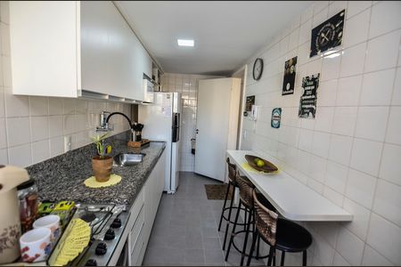 Apartamento à venda com 68m², 2 quartos e 1 vagaCozinha
