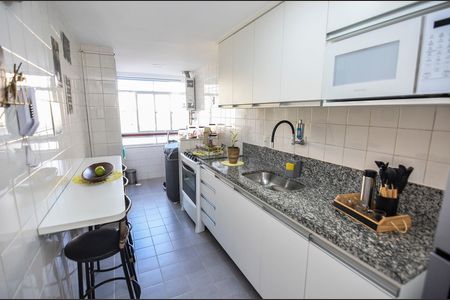 Apartamento à venda com 68m², 2 quartos e 1 vagaCozinha