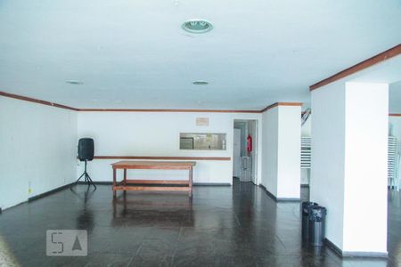 Apartamento à venda com 68m², 2 quartos e 1 vagaÁrea comum