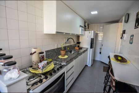 Apartamento à venda com 68m², 2 quartos e 1 vagaCozinha