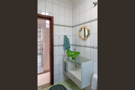 Casa para alugar com 300m², 4 quartos e 2 vagasBanheiro social 1