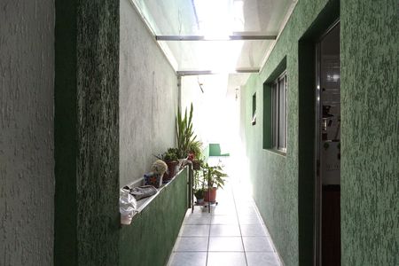 Casa para alugar com 300m², 4 quartos e 2 vagasCorredor externo
